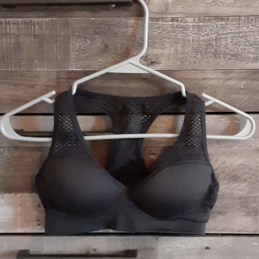 PINK Victoria's Secret pushup sports bra